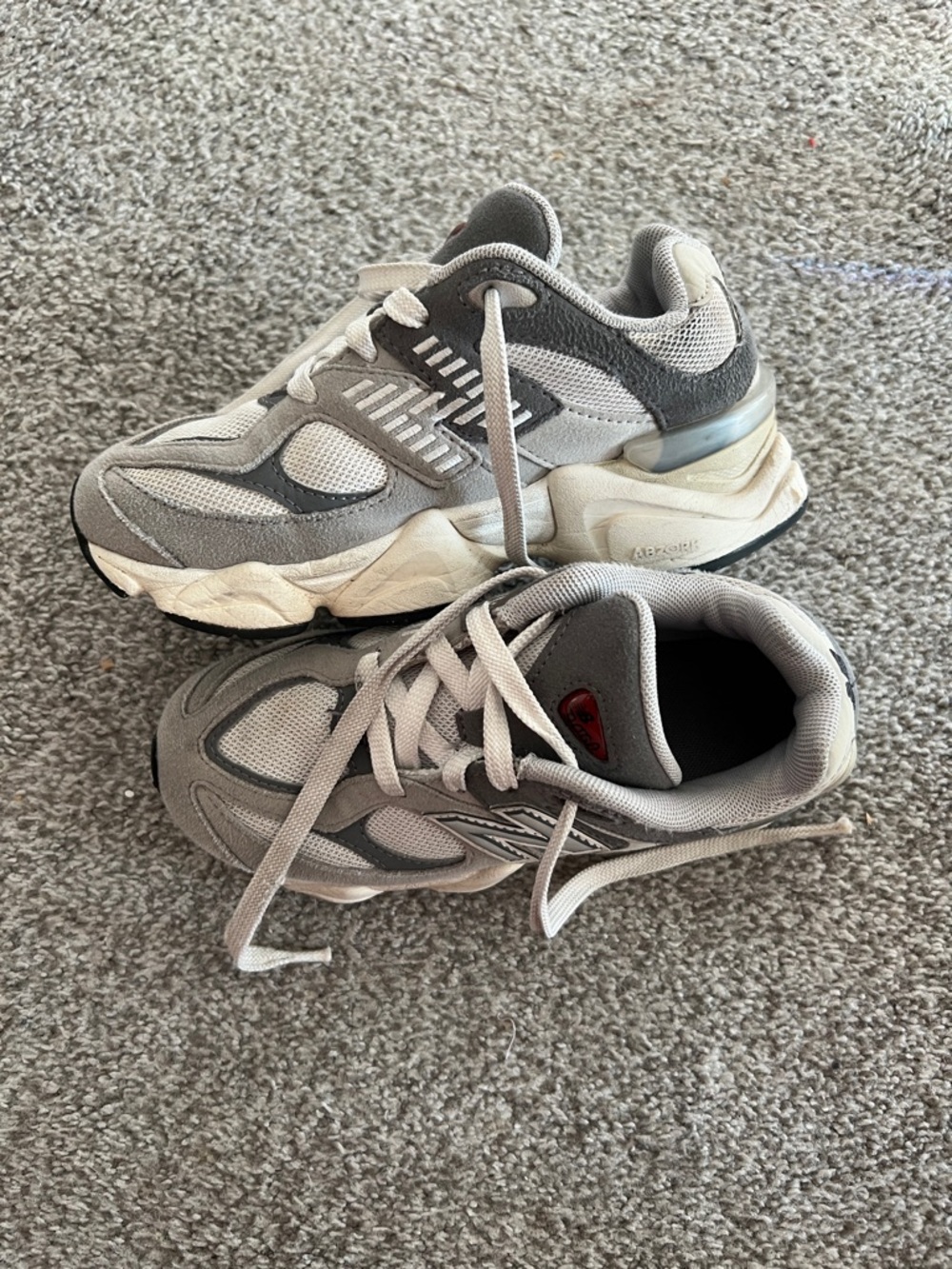 Boys New Balance 9060 sz 1.5